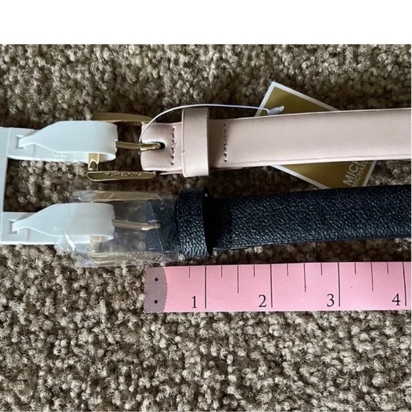 Michael Kors Women’s Genuine Leather 2 For 1 Belt Set.size XL. NWT